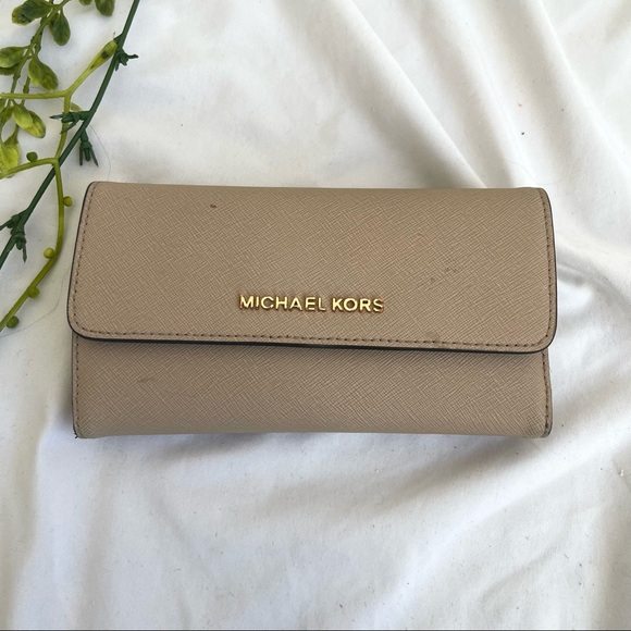 Michael Kors Beige Neutral Textured Leather Continental Long Snap Shut Wallet - Picture 3 of 14